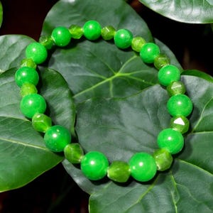 genuine Green Jade Beaded stretch bracelet, gemstone, semiprecious, crystal, handmade jewelry