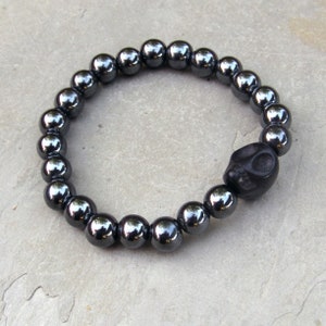 Men&#39;s Chunky Hematite & Howlite Skull Bracelet