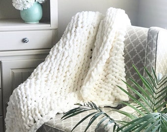 Soft chunky chenille yarn throw blanket