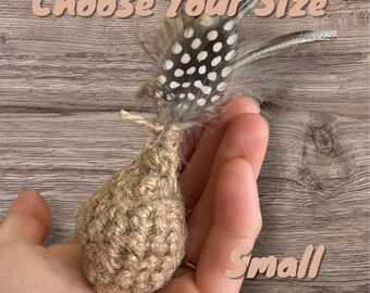 Jute Crocheted Cat Toy with Rattle and Natural Feathers