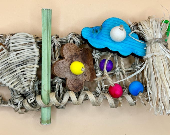 Small Animal Activity Seagrass Mat, enhance your rat, rabbits, guinea pig, hamster, mouse’s life with this natural enrichment toy