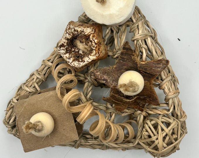 Triangle Seagrass Mat Toy for Rats and other small animals