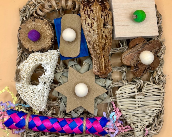 Small Animal Activity Seagrass Mat, enhance your rat, rabbits, guinea pig, hamster, mouse’s life with this natural enrichment toy