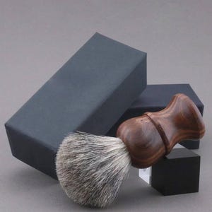 Badger Hair Shaving Brush | Wet Shaving Accessories | Vintage Shave Brush for Men’s Grooming | Classic Shaving Tool | gifte gifts gifted
