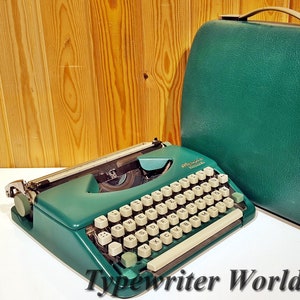 Green Olympia Splendid 33 Typewriter with Matching Bag - Vintage Manual Typewriter | Fully Functional, Perfect Gift for Writers & Collectors