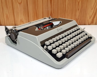 Royal Model Typewriter - At Zero Setting, Perfect Condition, Typewriter Like New, Fully Operational- Vintage Typewriter Working
