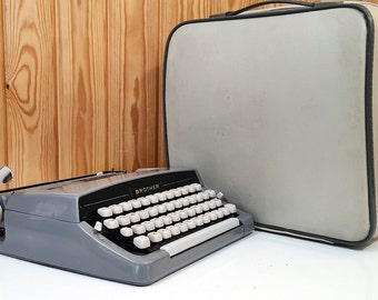 Brother Deluxe Typewriter - Like New, Fully Serviced, Operational Perfection- Vintage Typewriter Working