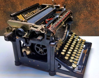 Antique 1920 No. 5 Underwood Standard Typewriter in GREY