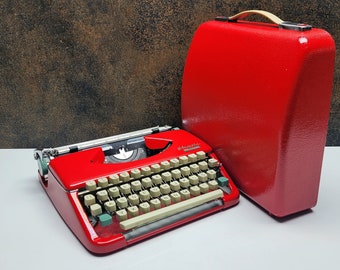 レッドオリンピアスプレンディッド33/66タイプライター：復元された