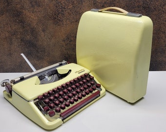 Antique Olympia Splendid 33/66 Beige Typewriter with Matching Case | Rare Mechanical Keyboard for Writers and Collectors