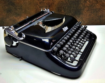 Erika Typewriter| Antique Typewriter | Working Typewriter | Working Perfectly- Vintage Typewriter Working