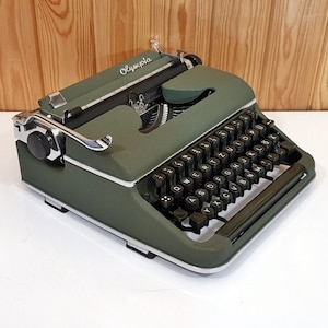 Valentine&#39;s day gift,Olympia Sm2 Typewriter | Old Typewriter | Best Typewriter | Green Olympia Sm2 Special Typewriter | Vitange Typewriter |