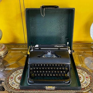 Olympia SM2 Black Typewriter: Restored Vintage German Typewriter