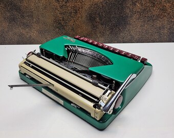 Olympia Splendid 33 グリーンタイプライター、マット仕上げマニュアル
