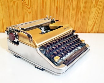 Olympia SM3  Rare Model. Typewriter, old typewriter / The Most Special Gift- Vintage Typewriter Working