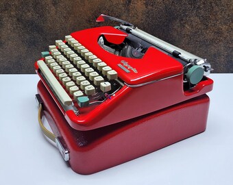 レッドオリンピアスプレンディッド33/66タイプライター：復元された