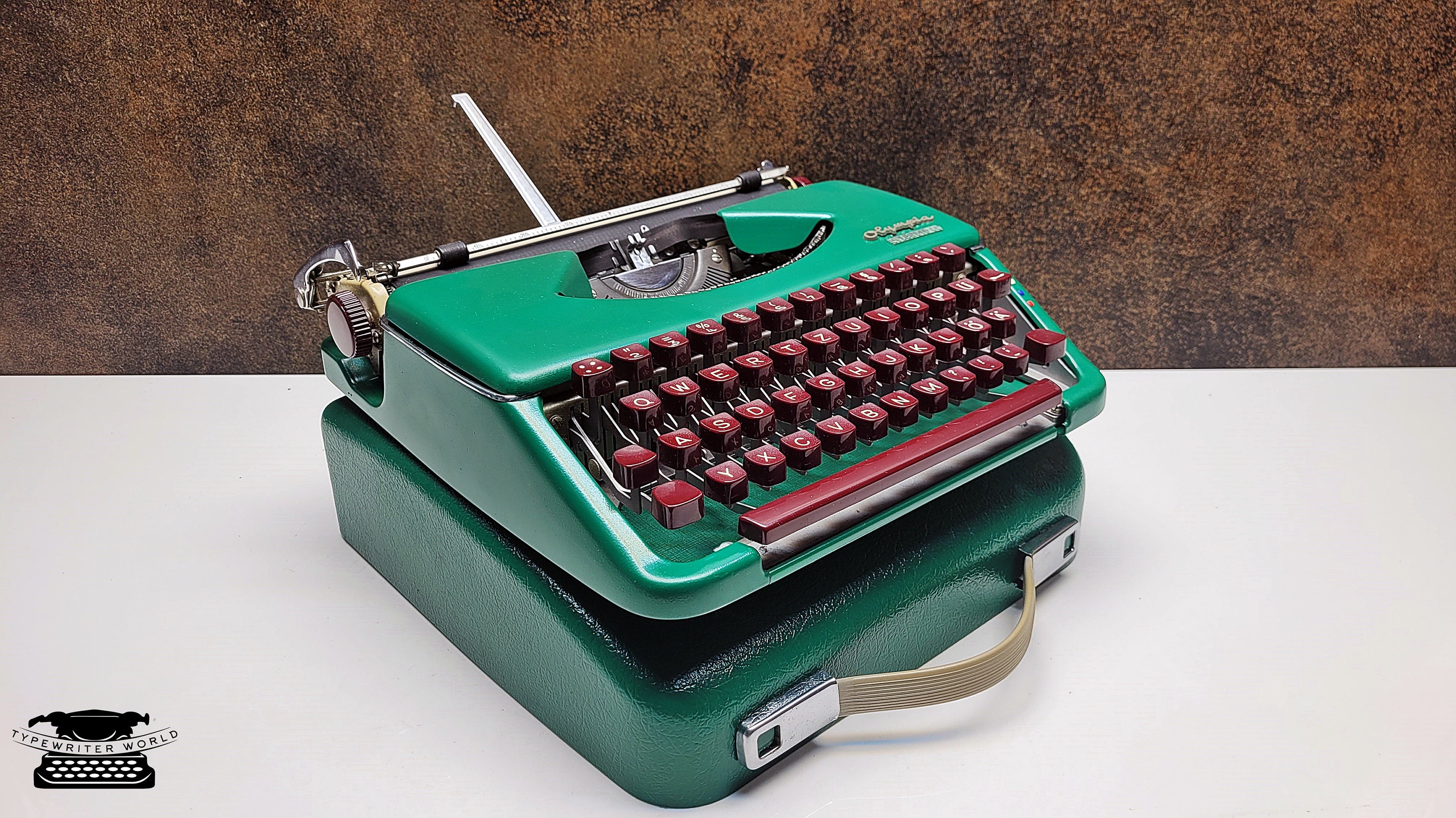 オリンピア　タイプライター　SPLENDID33 Olympia Splendid 33 グリーンタイプライター、マット仕上げマニュアル