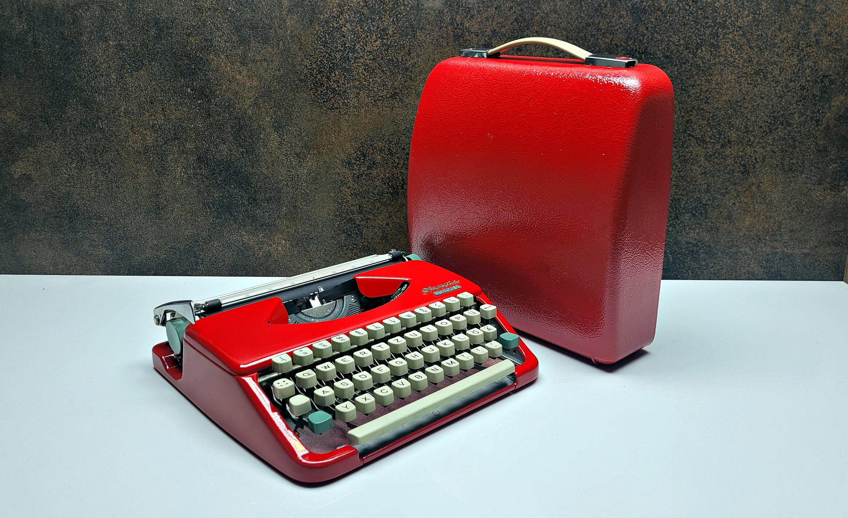 Vintage Olympia Splendid 33/66 Red Typewriter - Etsy