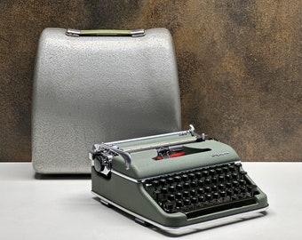 Olympia SM3 Typewriter / Full Orginal - Premium Gift / Typewriter World | Typewriter like new| Typewriter Working Serviced