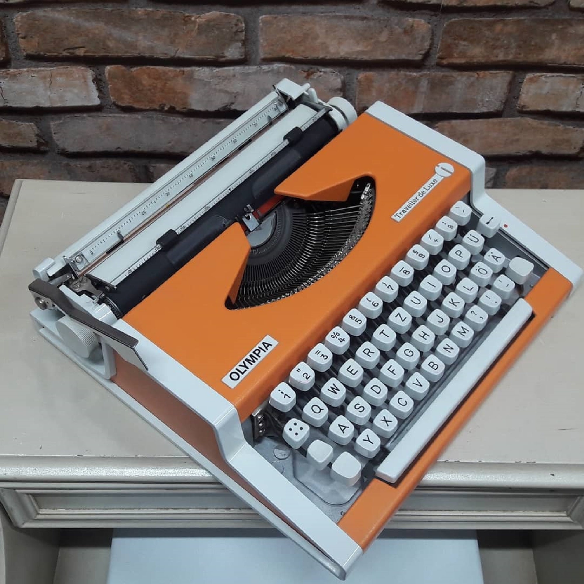 オリンピア・トラベラー・デラックス・タイプライター：機能的なレトロ