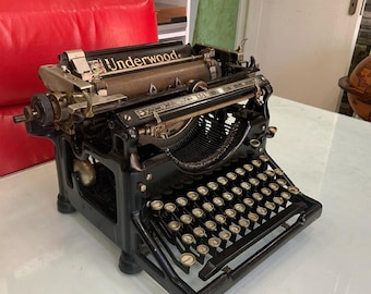 Underwood Typewriter - Antique Elegance, Perfectly Functional, an Exquisite Gift- Vintage Typewriter Working