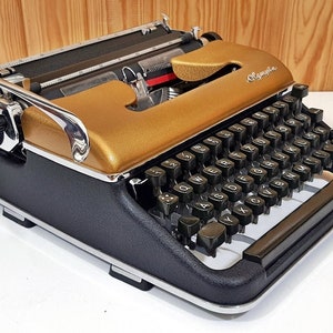Olympia SM3 Gold Typewriter, Vintage Working Typewriter, Antique Manual Typewriter, Retro Office Decor, Collectible Writer Gift