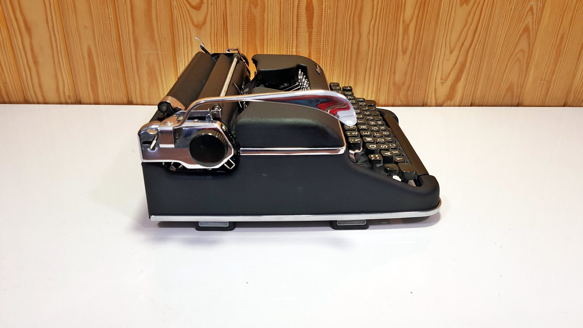 Olympia SM3 ブラック タイプライター: 復元されたヴィンテージの実働 