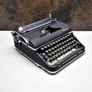 Olympia SM3 Black Typewriter: Restored Vintage QWERTY
