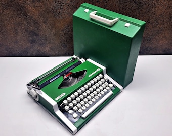 Vintage Olympia Traveller Deluxe Typewriter: Cream QWERTY Manual Portable,Working Typewriter | Customs Paid!
