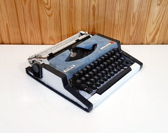 Máquina de escribir Blue Olympia Traveller: decoración retro coleccionable para el hogar y la oficina, máquina de escribir en funcionamiento / ¡Aduana pagada!