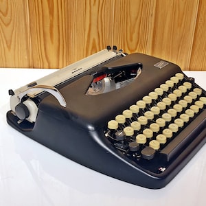 Adler Tippa Schreibmaschine - Wie neu, funktionsfähig und gewartet, Vintage manuelle Schreibmaschine, Weihnachtsgeschenk, Sammlerstück Retro Schreibwerkzeug