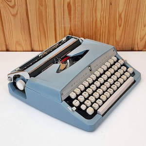 Vintage Brother Typewriter - Full Original, Fully Operational - A Premium Gift for Writers - Retro Working Typewriter