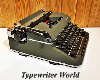 Olympia Sm3 Typewriter | Green Typewriter  + Case / The Most Special Gift- Vintage Typewriter Working