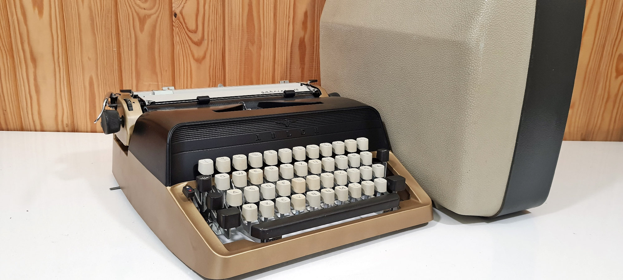 Adler ビンテージ タイプライター: 新品同様、完全に動作可能