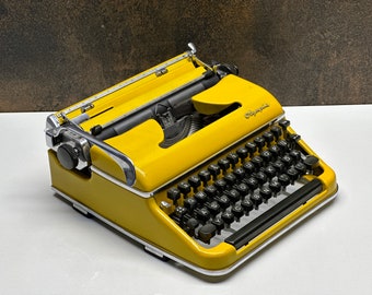 Máquina de escribir Olympia SM3 amarilla: máquina de escribir alemana vintage restaurada, máquina de escribir en funcionamiento / ¡Aduana pagada!