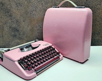 Restored Olympia Splendid 33/66 Ice Pink QWERTY Typewriter | Vintage Manual with Burgundy Keys & Case | Unique Gift for Writers
