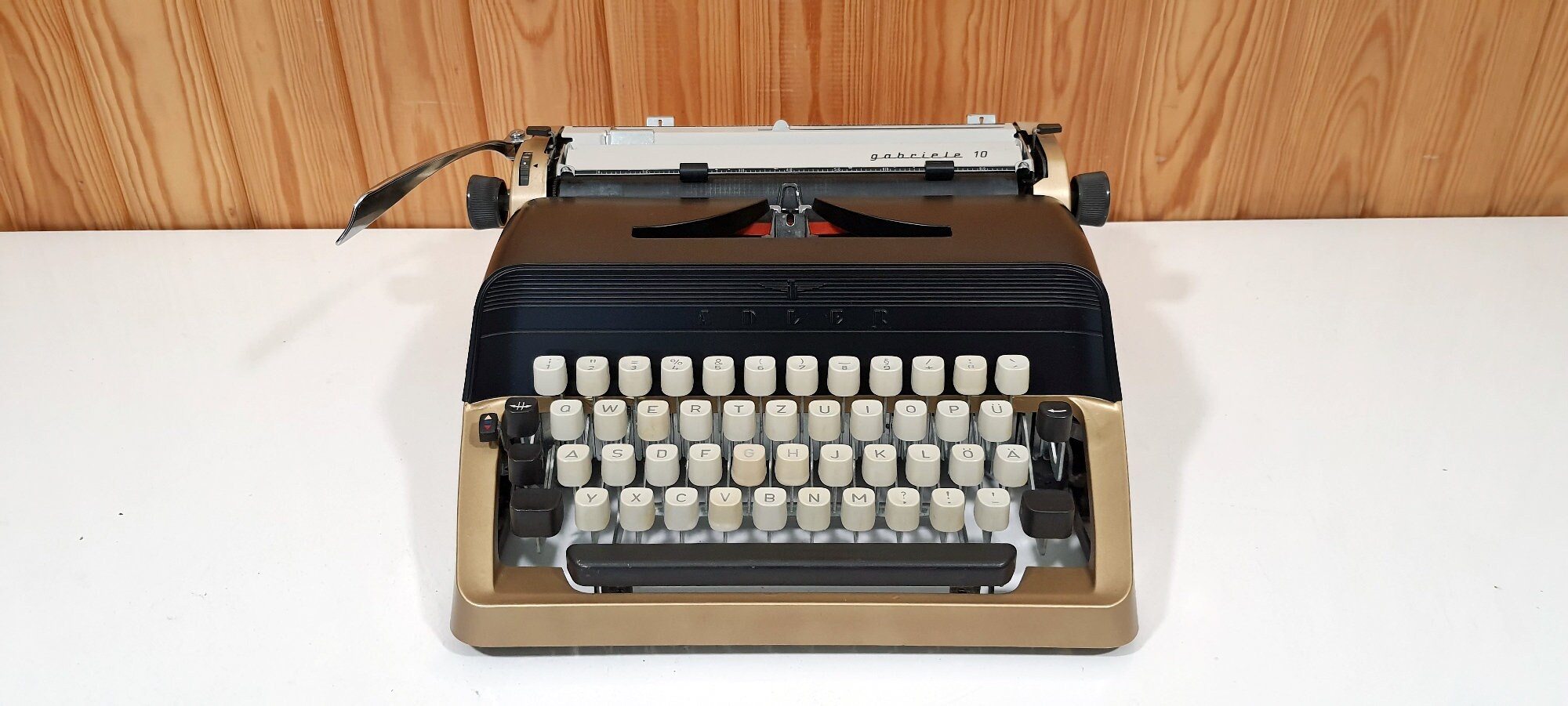 Adler ビンテージ タイプライター: 新品同様、完全に動作可能