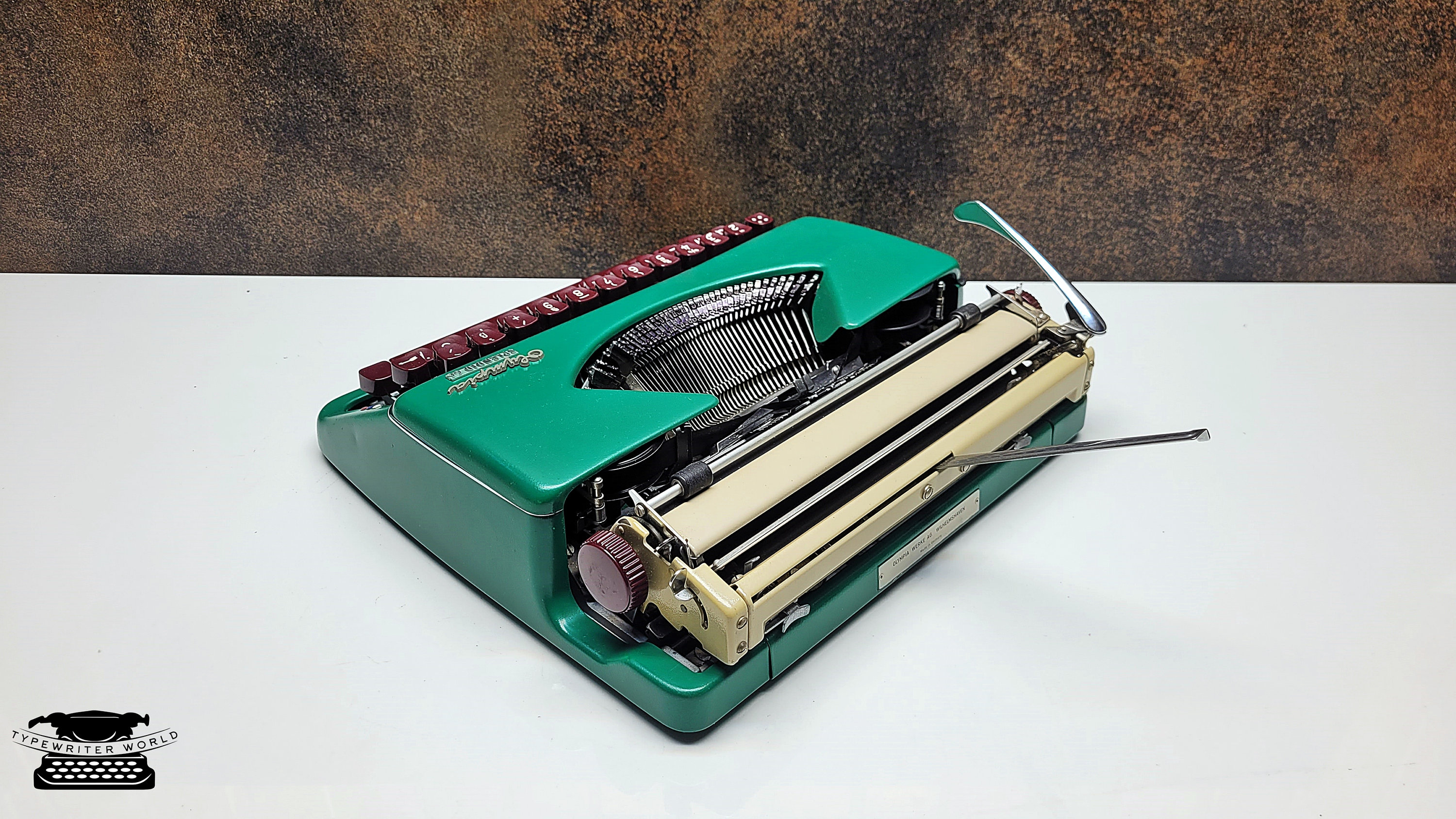 Olympia Splendid 33 グリーンタイプライター、マット仕上げマニュアル