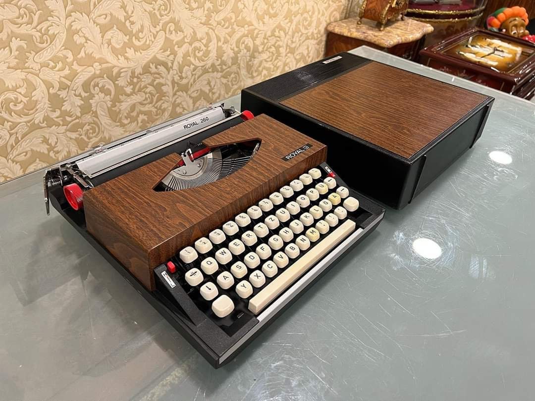 RHYTHR リズル TYPEWRITER SWING TOP Amazon.com: ZDJZMGZ Traditional Portable Manual Typewriter