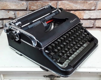 Olympia SM3 Black Typewriter - Premium Gift / Typewriter World / The Most Special Gift- Vintage Typewriter Working