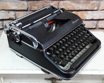 Olympia SM3 Black Typewriter - Premium Gift / Typewriter World / The Most Special Gift- Vintage Typewriter Working - Gift