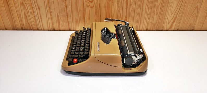 Privileg 270T Typewriter