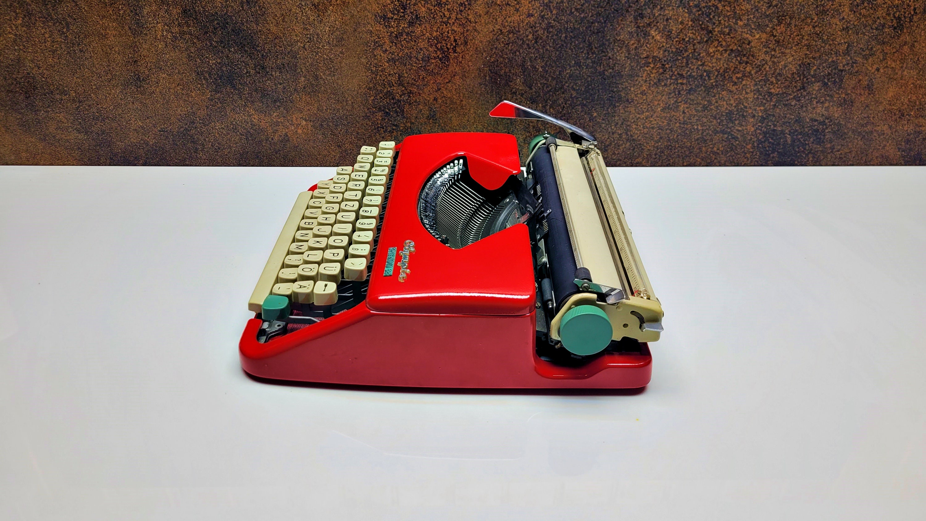 Vintage Olympia Splendid 33 Red Typewriter: Retro Steampunk Decor