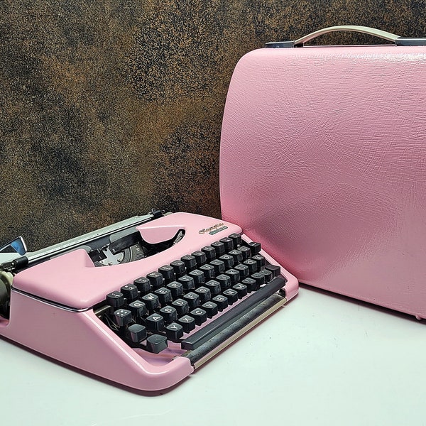 Christmas gift,Portable Olympia Splendid 33/66 Vintage Ice Pink Typewriter with Black Keyboard - Ideal for Traveling Writers and Students