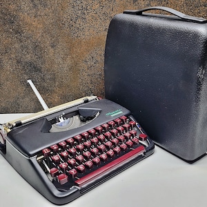 Refurbished Olympia Splendid 33/66 Matte Black Typewriter with Mechanical Keyboard and Case | German-Made Retro Writing Tool - Gift