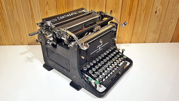1925 年製コンチネンタル タイプライター: 復元されたヴィンテージ実用 