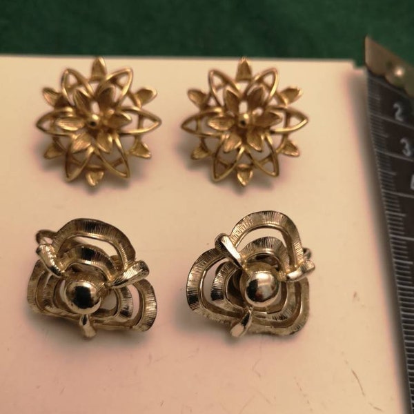 Two pairs Vintage Clip on Earrings Art craft design gold silver coloured ex cond Costume Jewellery
