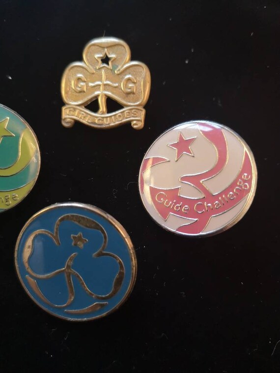Vintage Girl Guides 1932-1968 brass Trefoil Badge… - image 4