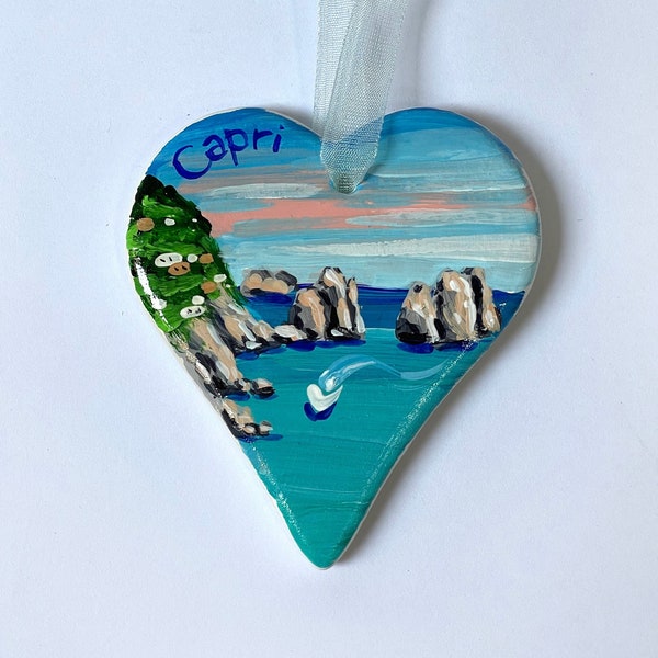 Cuore da appendere, souvenir di Capri dipinto a mano. Ornamento Italiano personalizzabile. Regalo di viaggio per amanti dell'Italia.