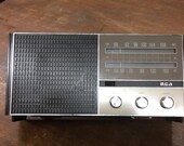 Working AM FM radio RCA rzc 243 W, 9 watts,